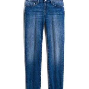 mavi rayne boyfriend jean